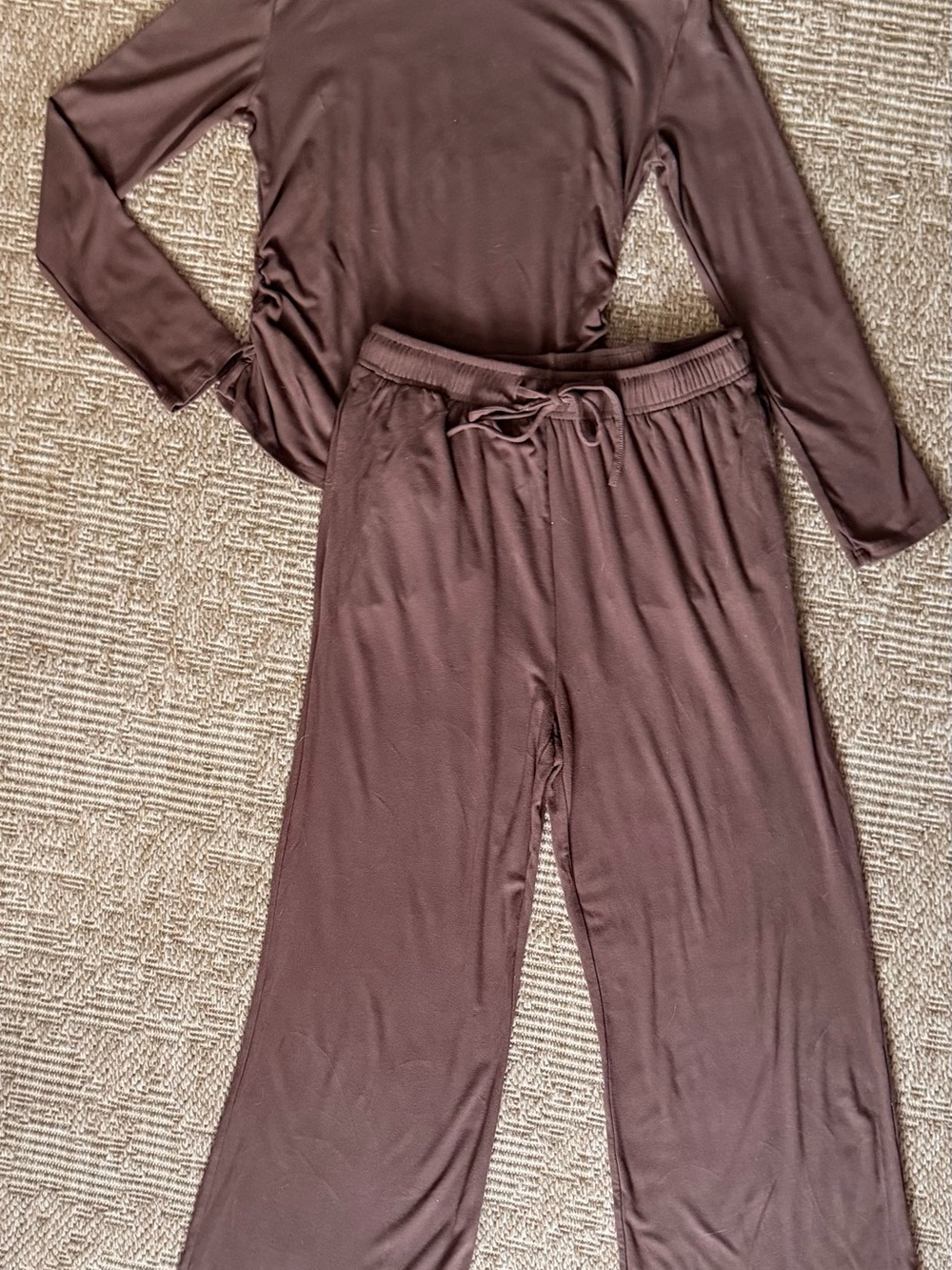 Women’s Long-Sleeve Lounge & Drawstring Pajama Set in Chocolate Brown